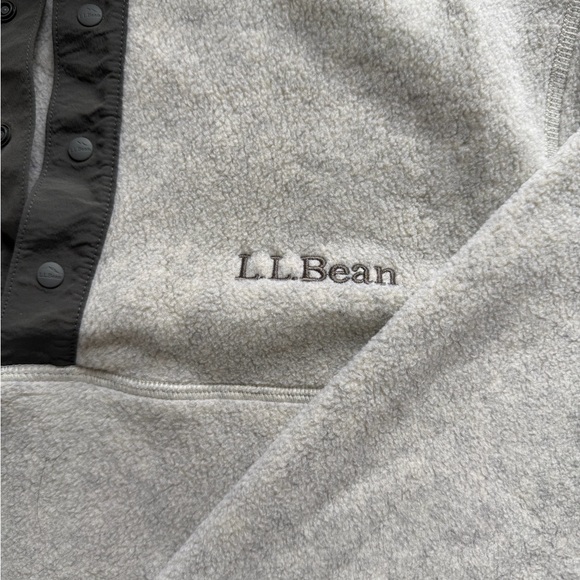 L.L. Bean Grey Fleece - Picture 2 of 3